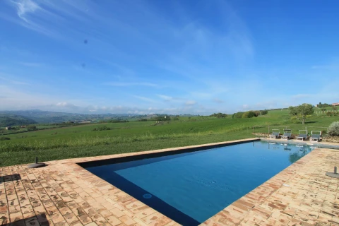 Azienda Mastro, Le Marche