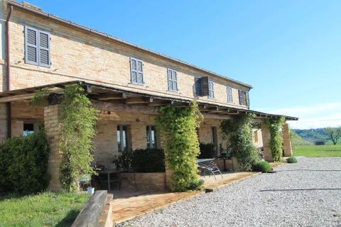 Azienda Mastro, Le Marche