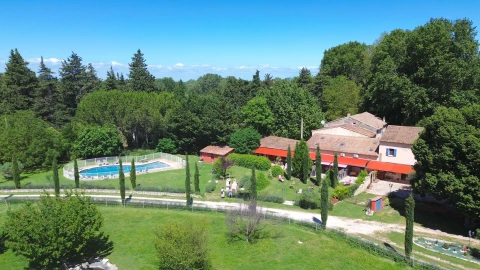 Paradis sur Terre, Provence