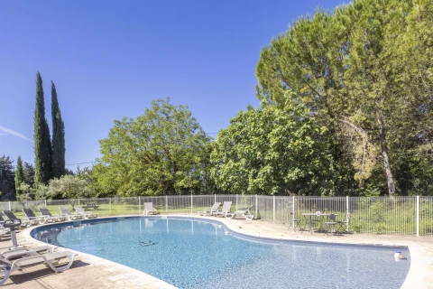 Paradis sur Terre, Provence