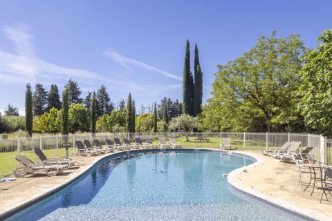 Paradis sur Terre, Provence