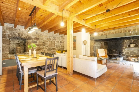 Au Mont d'Ardèche, Vakantiehuis, Ardeche, people: 21