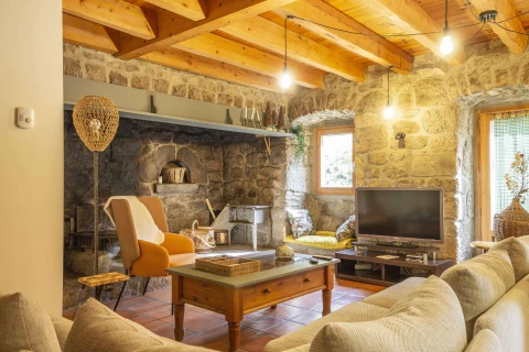 Au Mont d'Ardèche, Vakantiehuis, Ardeche, people: 21