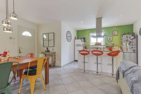 Au Pied des Tours, Vakantiehuis, Provence, people: 6