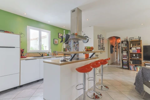 Au Pied des Tours, Vakantiehuis, Provence, people: 6