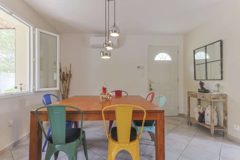 Au Pied des Tours, Vakantiehuis, Provence, people: 6