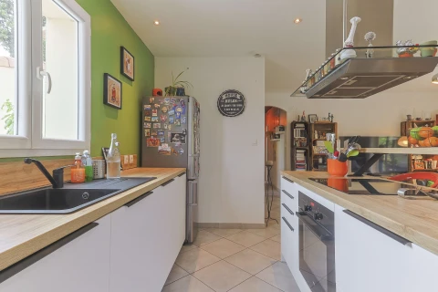 Au Pied des Tours, Vakantiehuis, Provence, people: 6