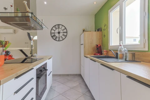 Au Pied des Tours, Vakantiehuis, Provence, people: 6