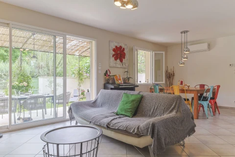 Au Pied des Tours, Vakantiehuis, Provence, people: 6