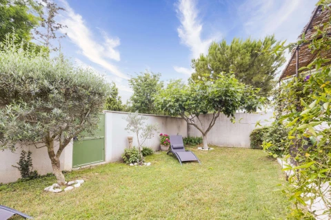 Au Pied des Tours, Vakantiehuis, Provence, people: 6