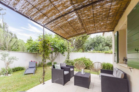 Au Pied des Tours, Vakantiehuis, Provence, people: 6