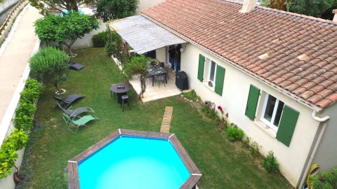 Au Pied des Tours, Vakantiehuis, Provence, people: 6