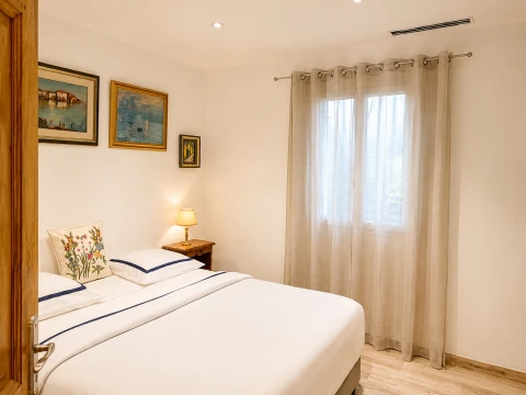 Holiday home in Provence for 8 people - La Bastide d'Olivienne