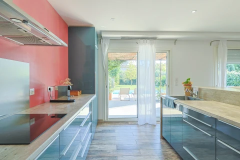 Holiday home in Provence for 8 people - La Bastide d'Olivienne