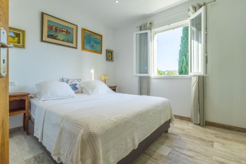 Holiday home in Provence for 8 people - La Bastide d'Olivienne