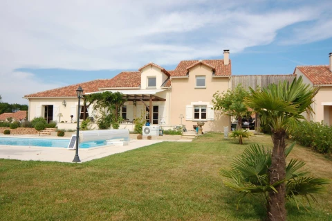 La Haute Preze, Vakantiehuis, Dordogne / Nouvelle-Aquitaine, people: 8