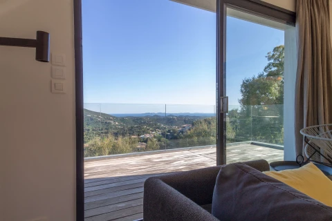 La Londe Gîte Haut, Appartement, Côte d'azur, people: 2