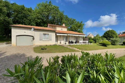 La terrasse, Vakantiehuis, Dordogne / Nouvelle-Aquitaine, people: 6