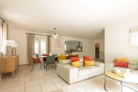 Le Peylon Bas , Vakantiehuis, Provence, people: 8