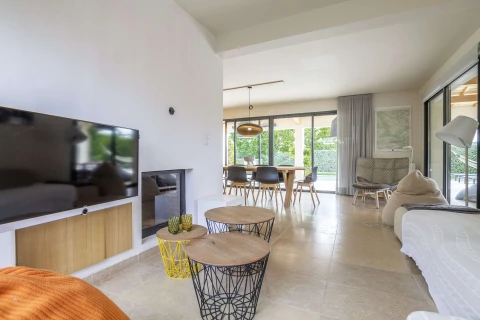 Les cerisiers du Mont Ventoux, Vakantiehuis, Provence, people: 8