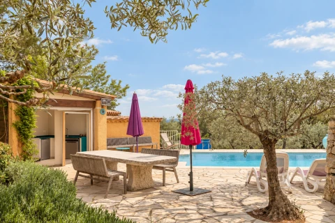 Holiday home in Provence for 10 people - Lou Pebre