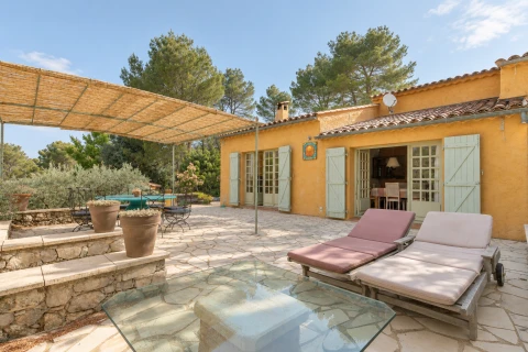 Holiday home in Provence for 10 people - Lou Pebre