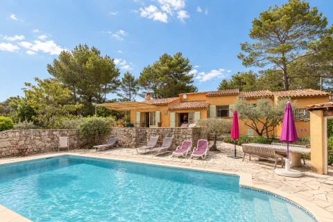 Holiday home in Provence for 10 people - Lou Pebre