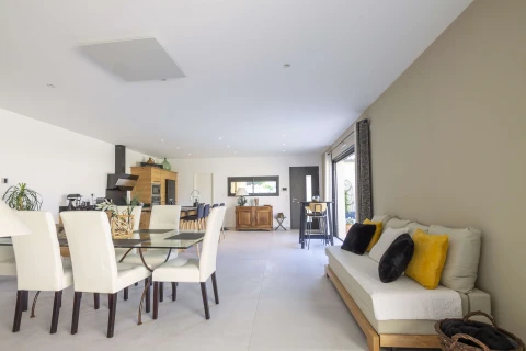 Maison Allies, Vakantiehuis, Provence, people: 4