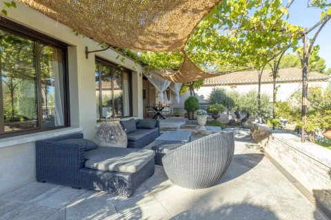 Holiday home in Provence for 10 people - Maison de l'Oustau
