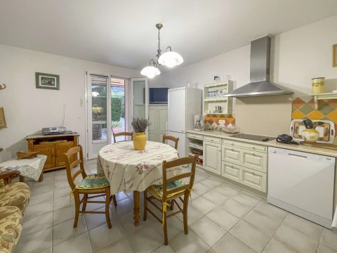 Maison Robion, Vakantiehuis, Provence, people: 4