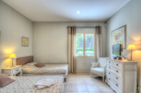 Mas Antolia, vakantiehuisVilla, Provence, people: 12