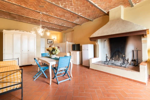 Holiday home in Tuscany for 6 people - Mimosa Gialla