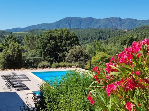 Maison de vacances en Ardeche pour 10 personnes - Terre Rouge