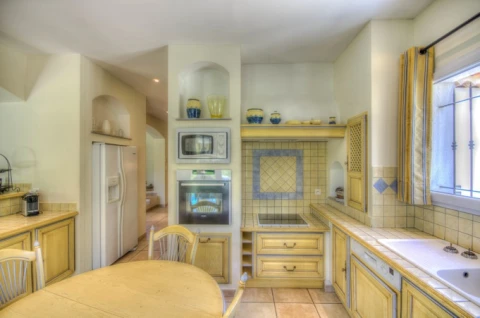 Villa Godindi, vakantiehuisVilla, Provence, people: 12