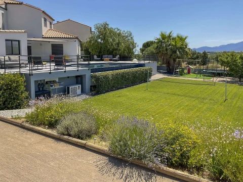 Villa Saint Luc, Vakantiehuis, Languedoc-Roussillon, people: 8