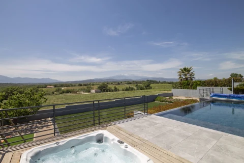 Villa Saint Luc, Vakantiehuis, Languedoc-Roussillon, people: 8