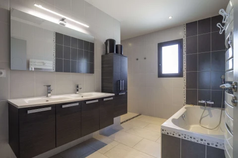 Villa Saint Luc, Vakantiehuis, Languedoc-Roussillon, people: 8