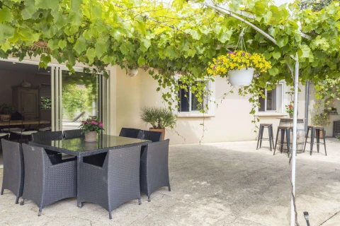 Villa Signargues, Vakantiehuis, Languedoc-Roussillon, people: 6