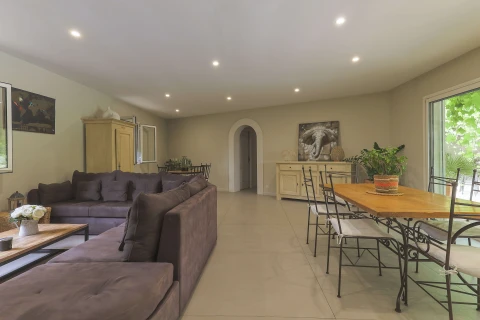 Villa Signargues, Vakantiehuis, Languedoc-Roussillon, people: 6