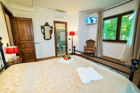 Holiday home in Tuscany for 16 people - Villa sul Lago